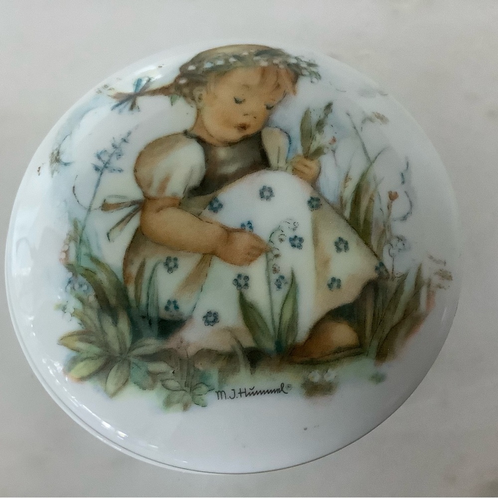 MJ Hummel Maiglockchen “Lily of the Valley” Porcelain Trinket Box Germany